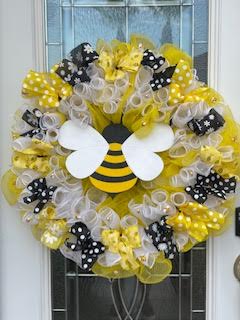 Buzz-Worthy Bee Wreath Handmade Spring/Summer Décor 🐝🌼